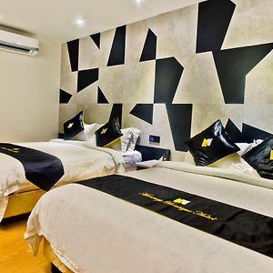 Deluxe Family Room
